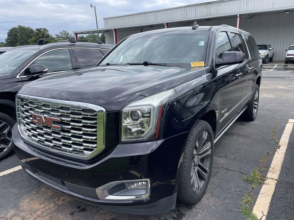 Used 2019 GMC Yukon XL Denali w/ Denali Ultimate Package AWD/4WD image 3