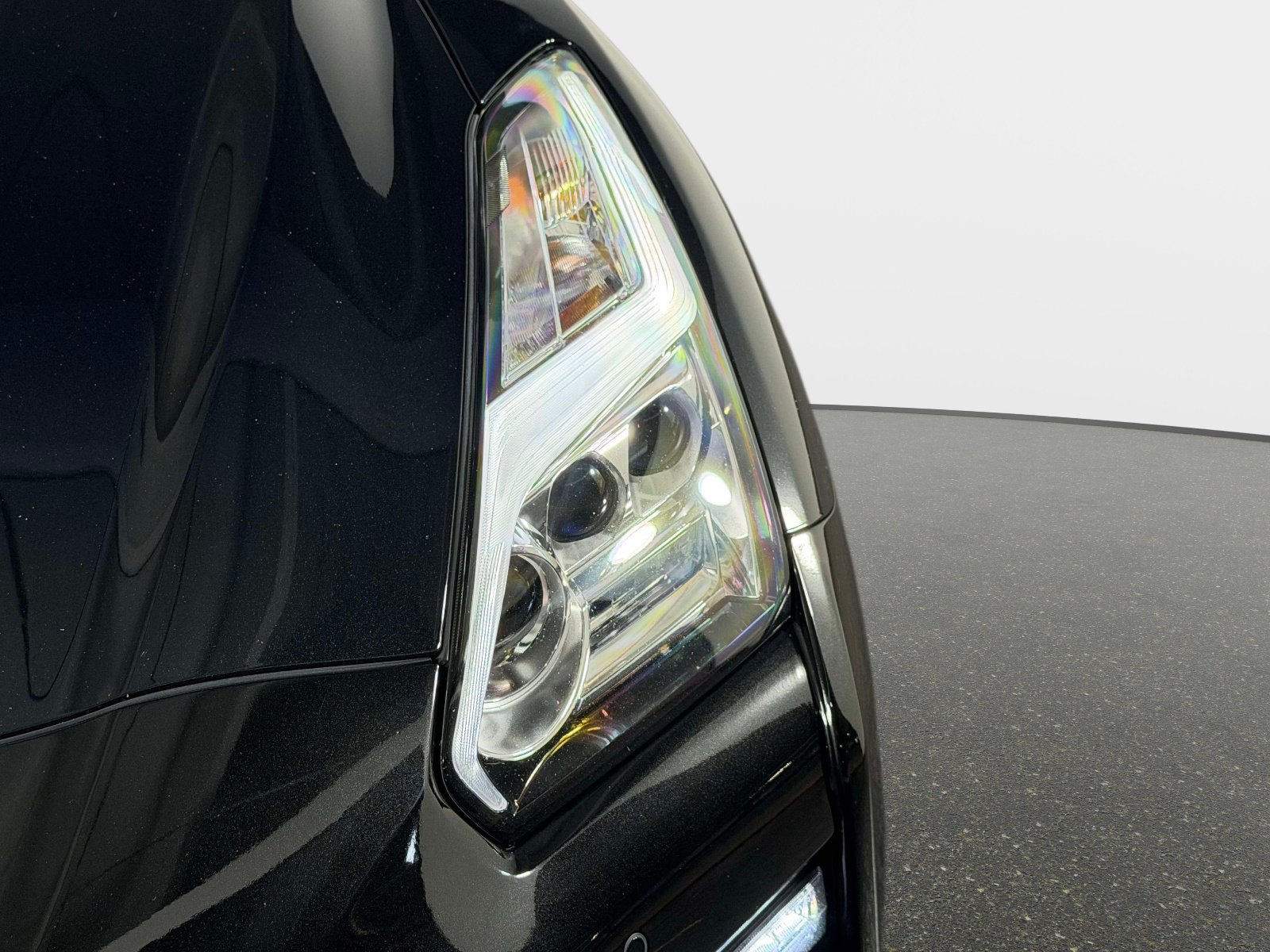 Used 2021 Nissan GT-R Premium AWD/4WD image 10