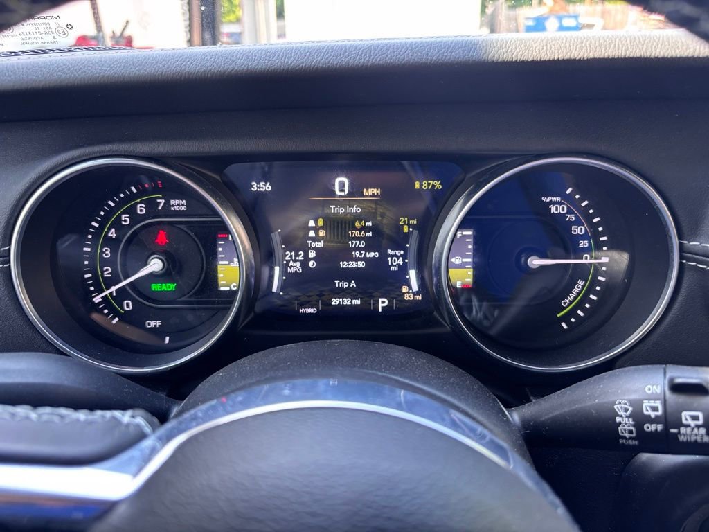 Used 2023 Jeep Wrangler Unlimited Sahara w/ Cold Weather Group AWD/4WD image 18