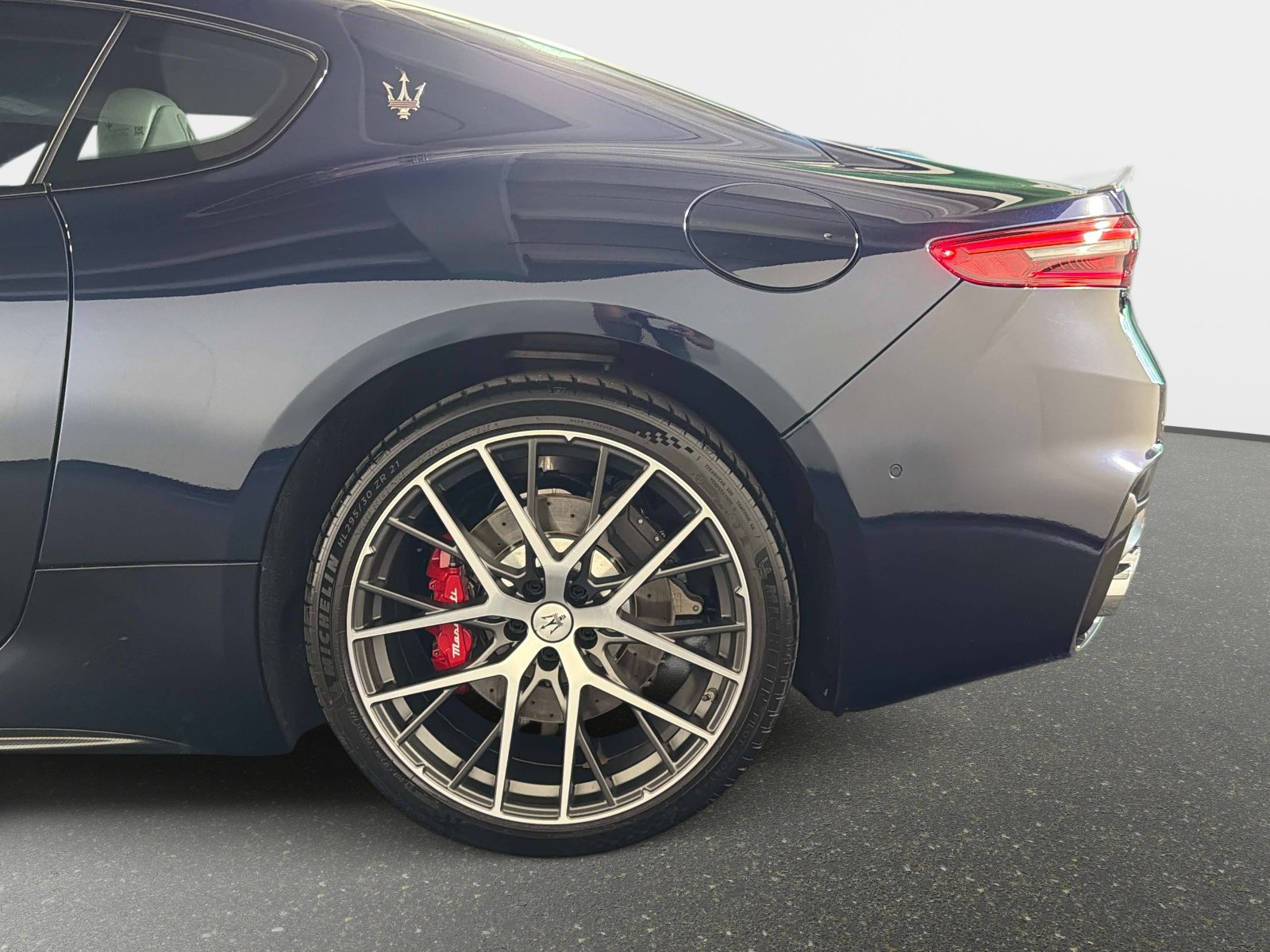Used 2024 Maserati GranTurismo Trofeo AWD/4WD image 15