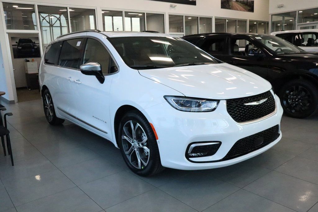 New 2026 Chrysler Pacifica Pinnacle