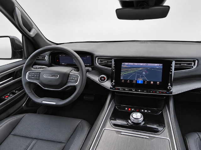 Used 2024 Jeep Wagoneer L Series II RWD image 9