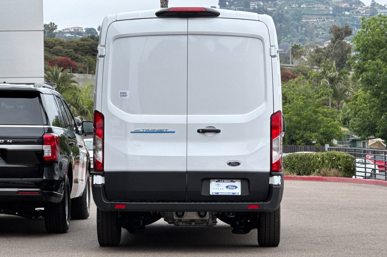 New 2025 Ford E-Transit 148 Medium Roof w/ Load Area Protection Package RWD image 4