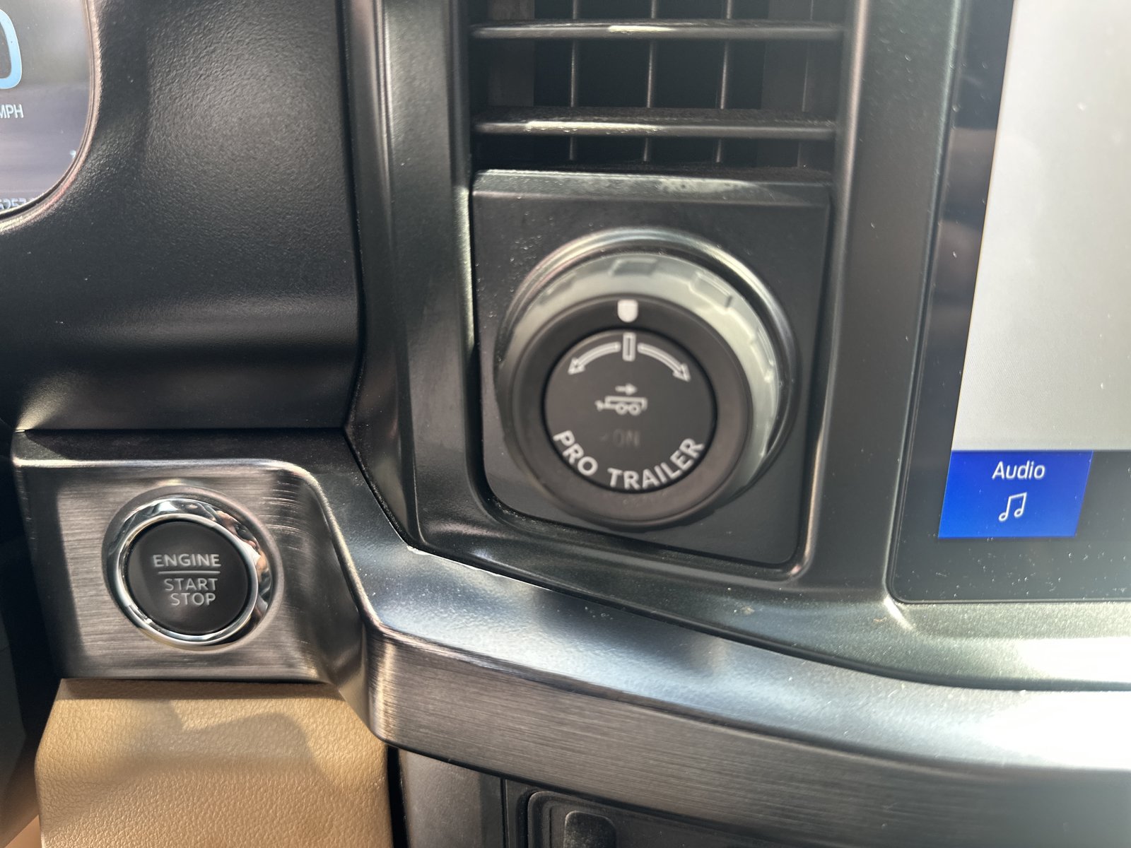 Used 2023 Ford F350 Lariat w/ Lariat Ultimate Package AWD/4WD image 20
