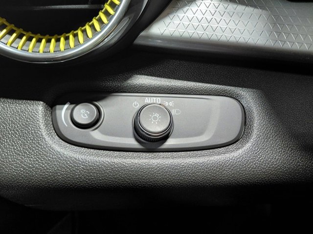 Used 2025 Chevrolet Trax LT image 29