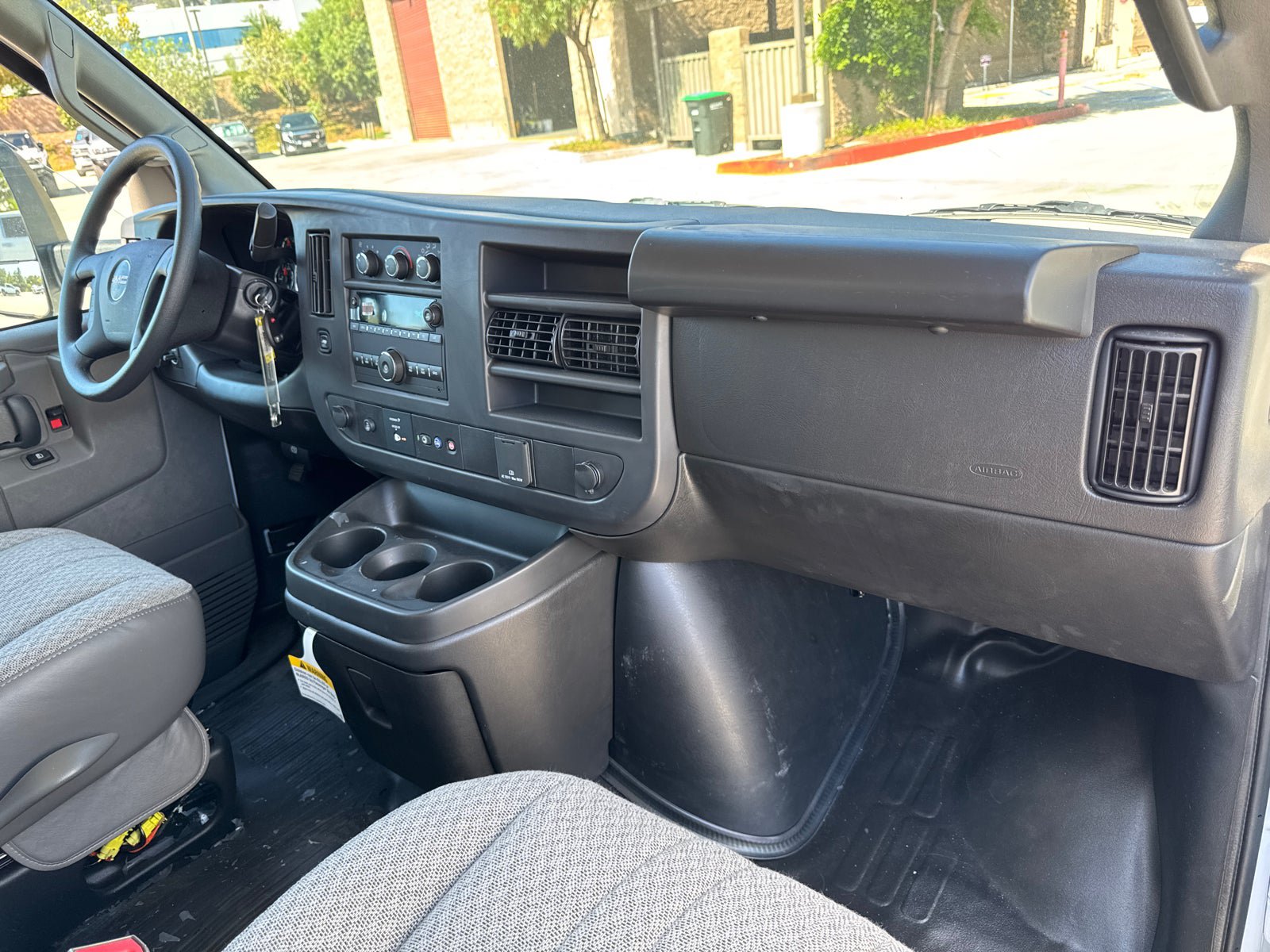 New 2025 GMC Savana 3500 w/ Power Convenience Package RWD image 17