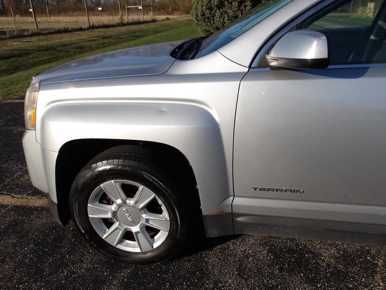 Used 2011 GMC Terrain SLE image 28