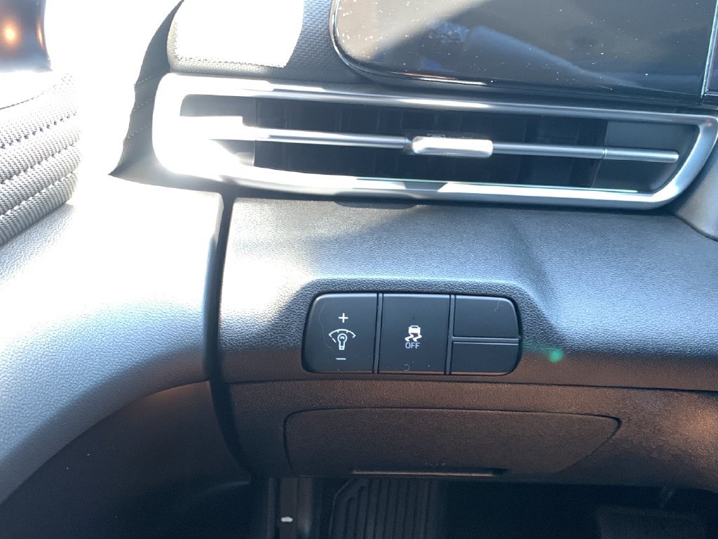 Certified 2024 Hyundai Elantra SEL w/ Convenience Package FWD image 29