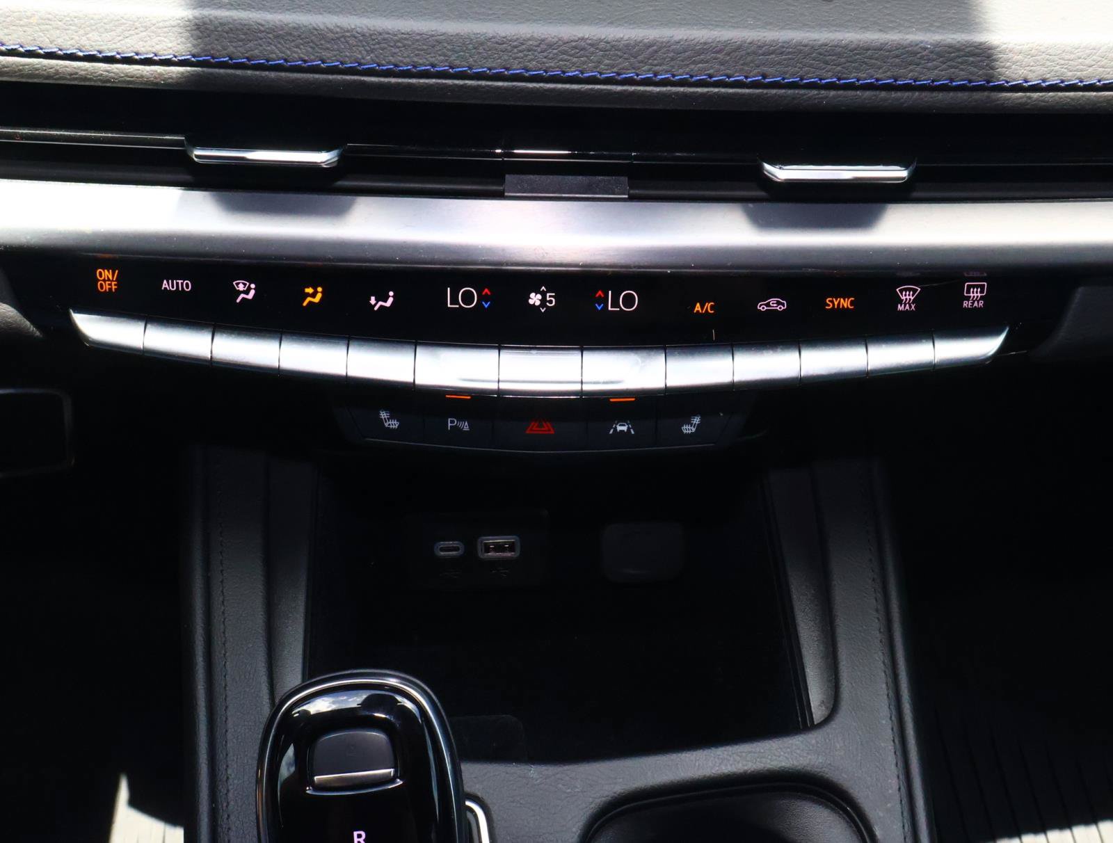 Used 2024 Cadillac XT4 Sport w/ Cold Weather Package FWD image 30