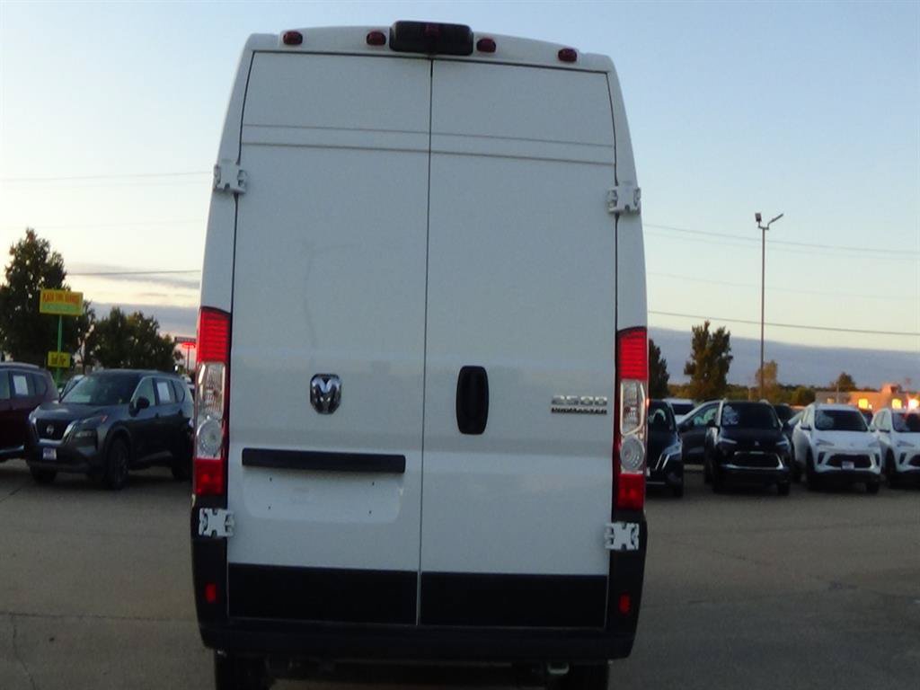 Used 2025 RAM ProMaster 2500 w/ Storage Group FWD image 7