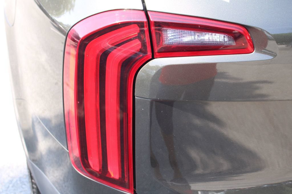 Used 2022 Kia Telluride EX FWD image 11