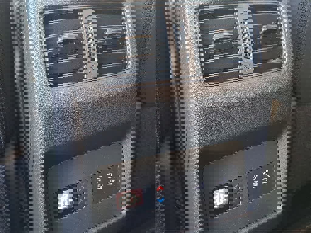 Used 2024 Nissan Rogue SL w/ SL Premium Package image 27