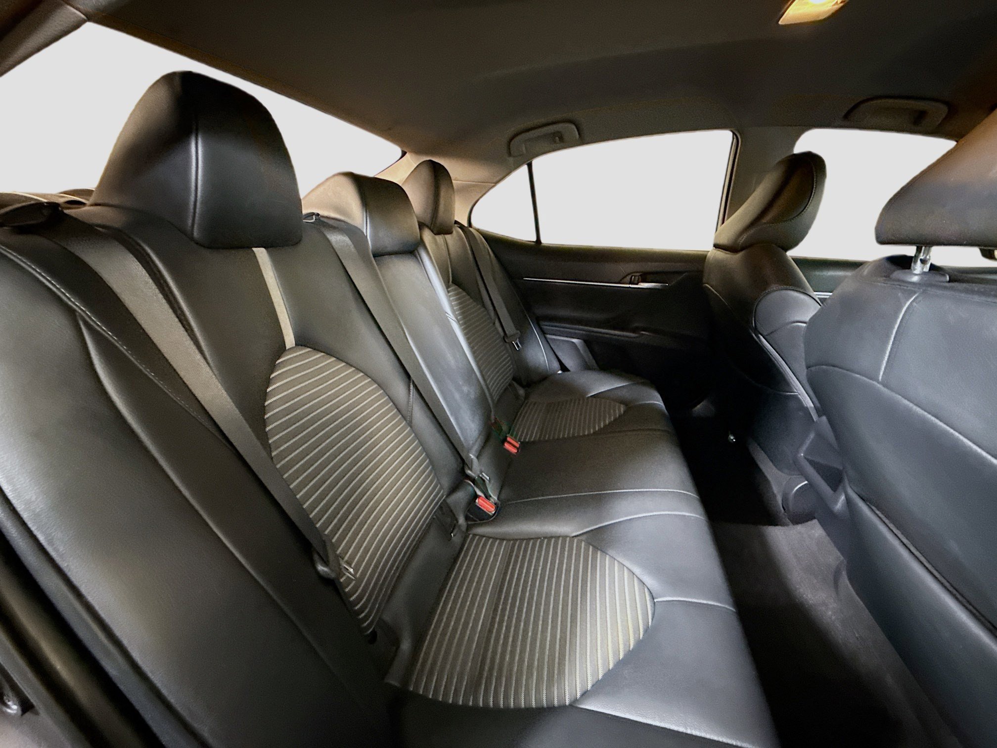 Used 2022 Toyota Camry SE image 26