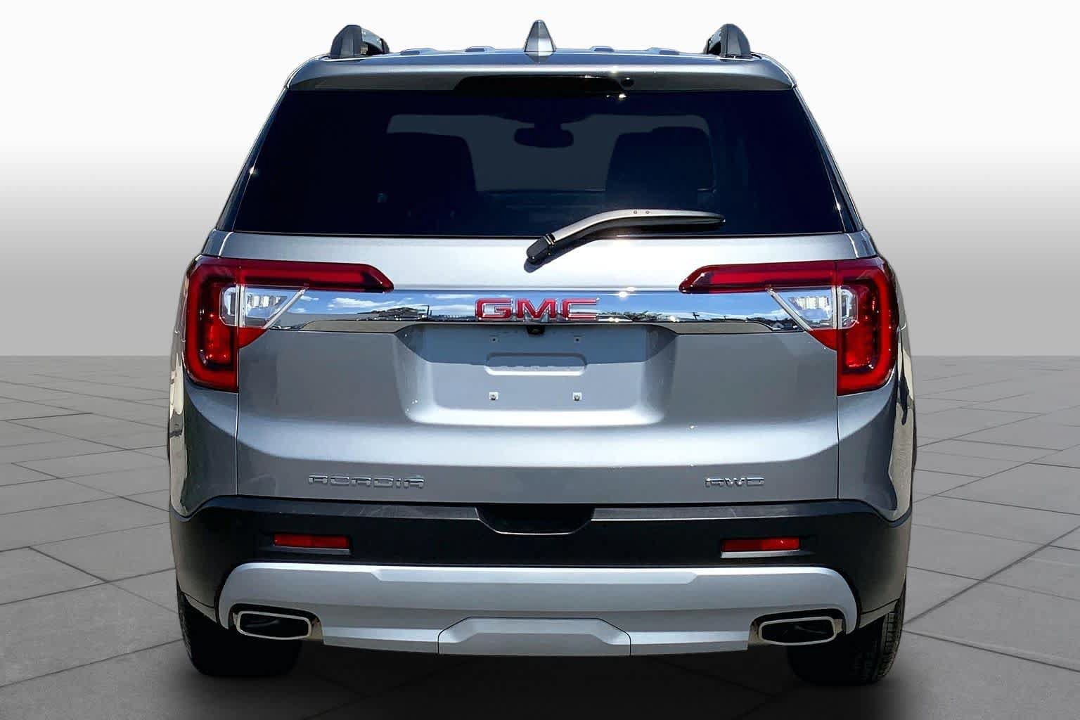Used 2023 GMC Acadia SLT AWD/4WD image 5