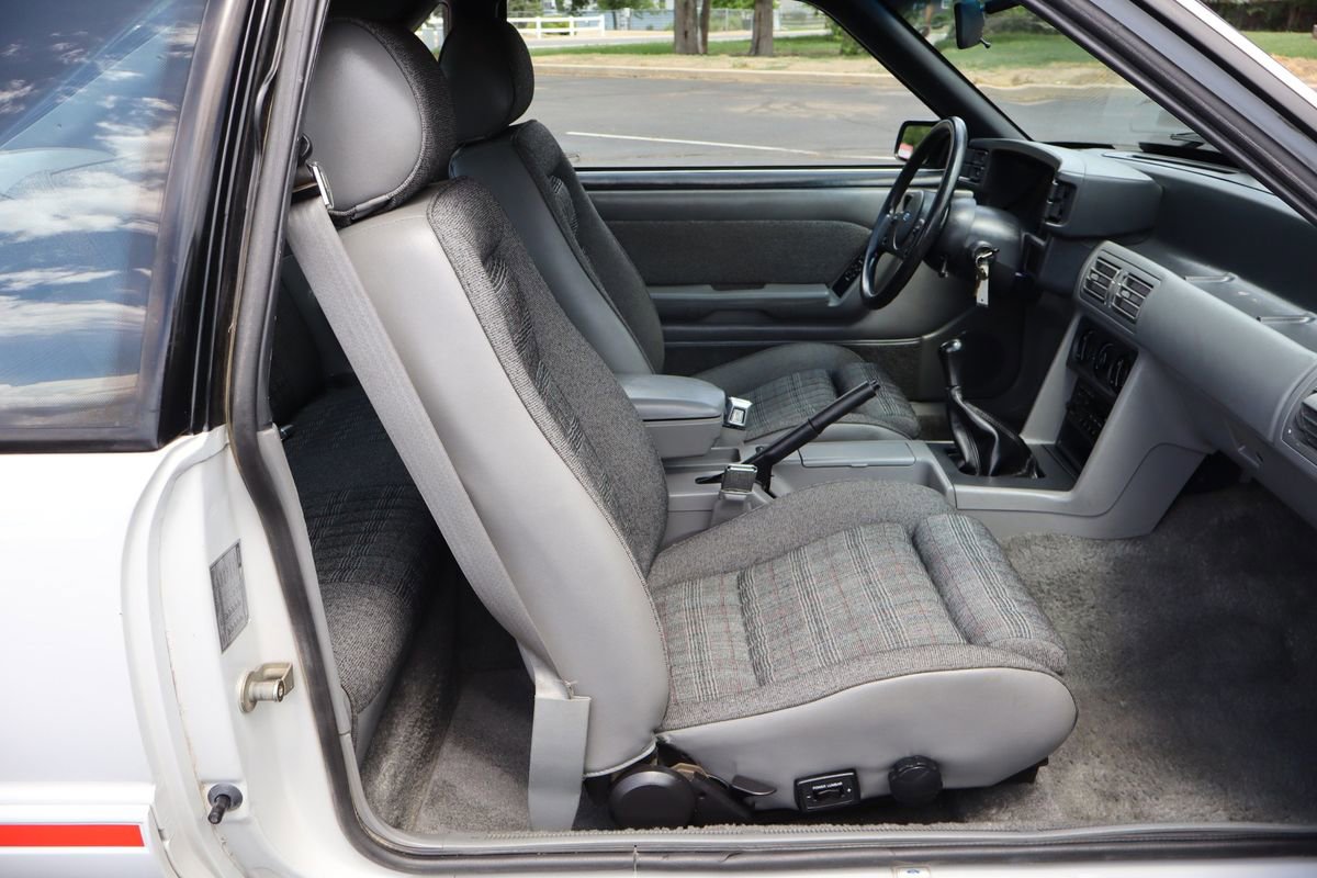Used 1988 Ford Mustang GT RWD image 20