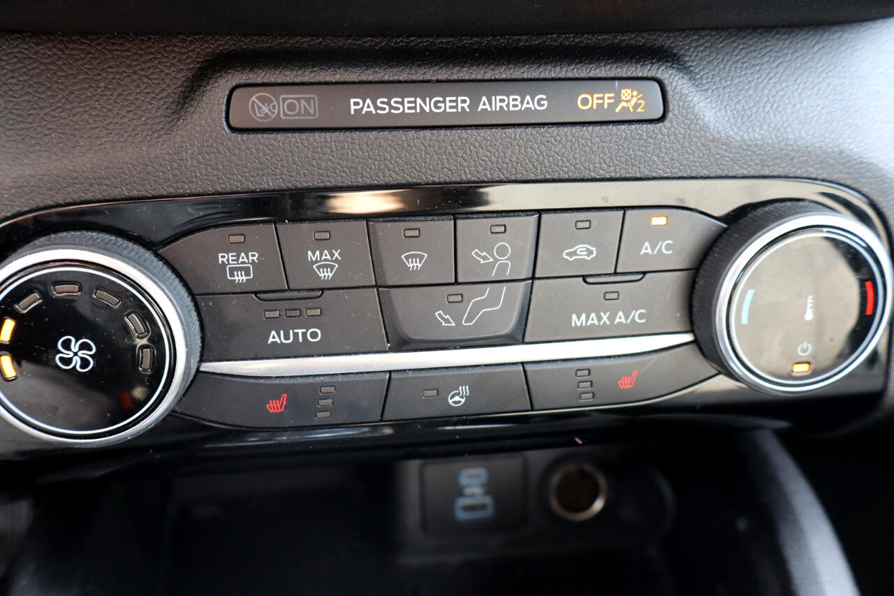 Used 2022 Ford Escape SE w/ Cold Weather Package image 14