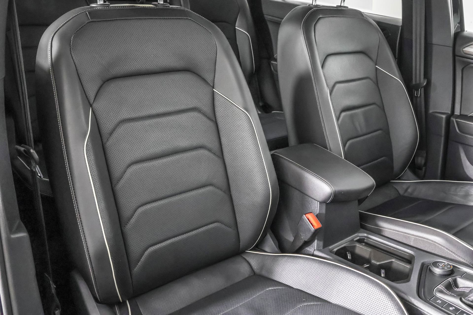 Used 2022 Volkswagen Tiguan SEL R-Line image 46