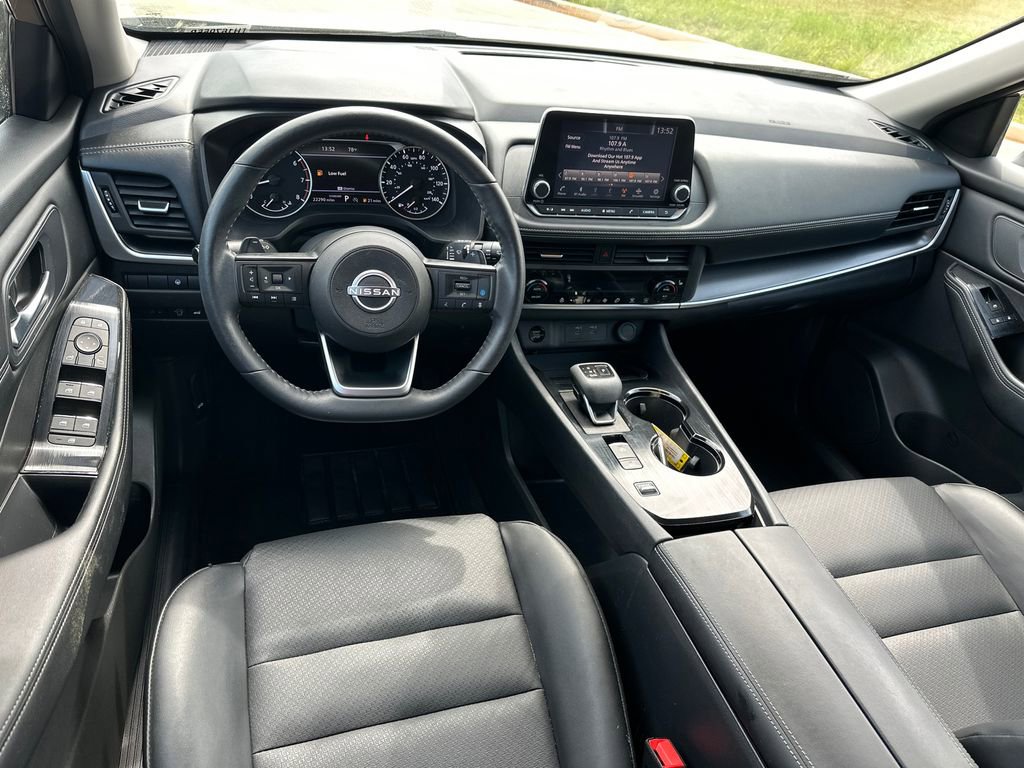 Used 2024 Nissan Rogue SV w/ SV Premium Package image 21