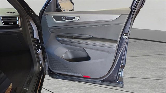 Used 2024 Volkswagen Atlas Cross Sport SE image 15