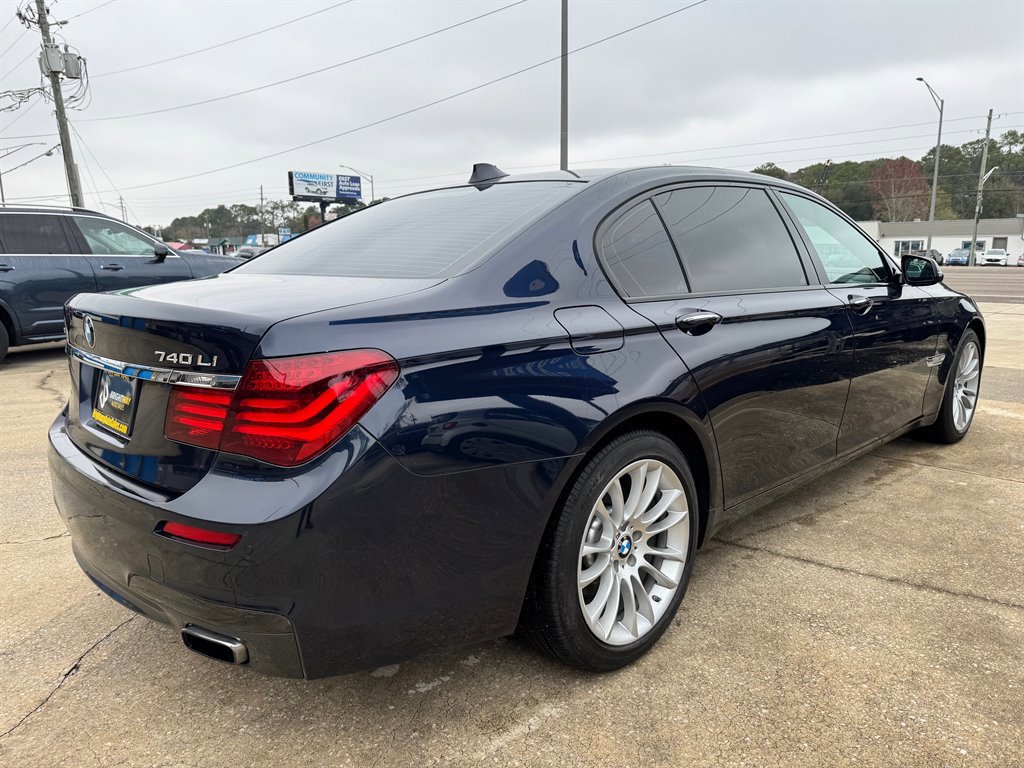 Used 2015 BMW 740Li w/ Executive Package image 7