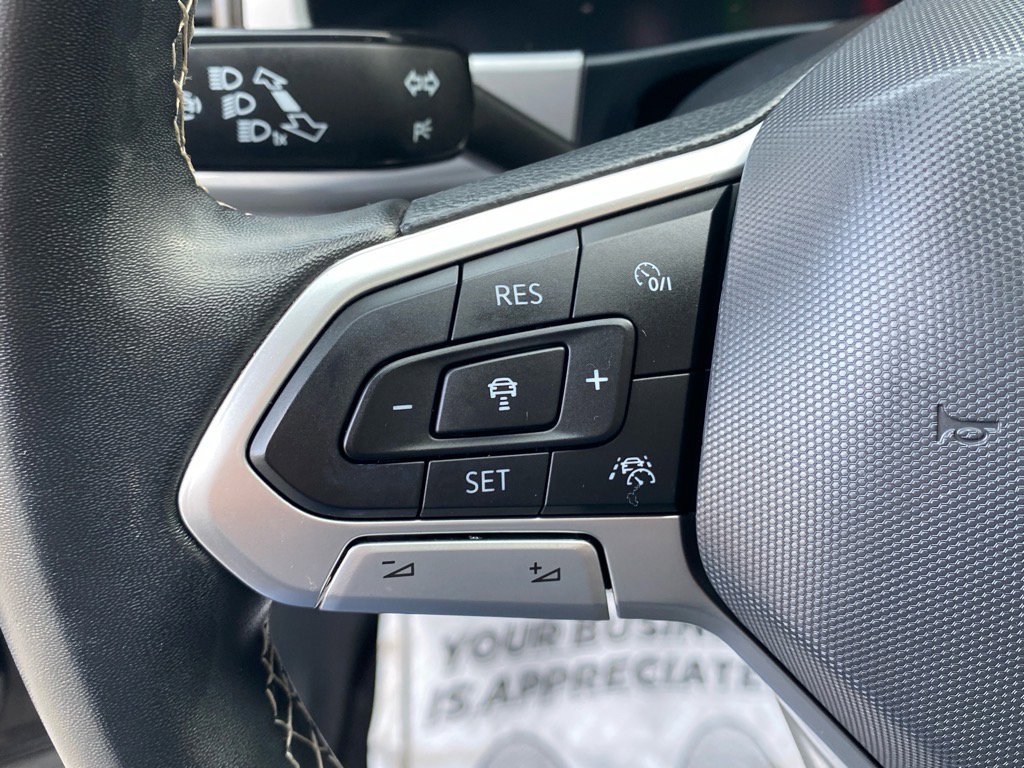 Used 2022 Volkswagen Atlas Cross Sport SEL image 17