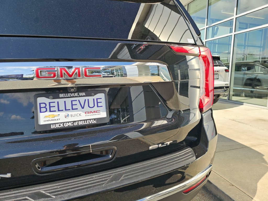 Used 2022 GMC Yukon SLT w/ SLT Luxury Package AWD/4WD image 17