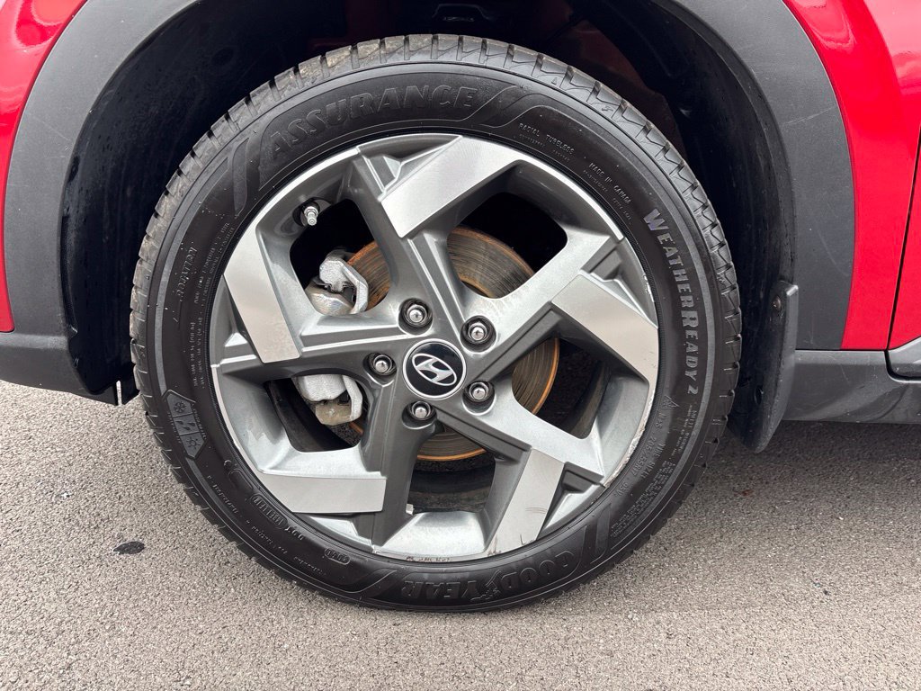 Used 2022 Hyundai Venue Limited FWD image 10
