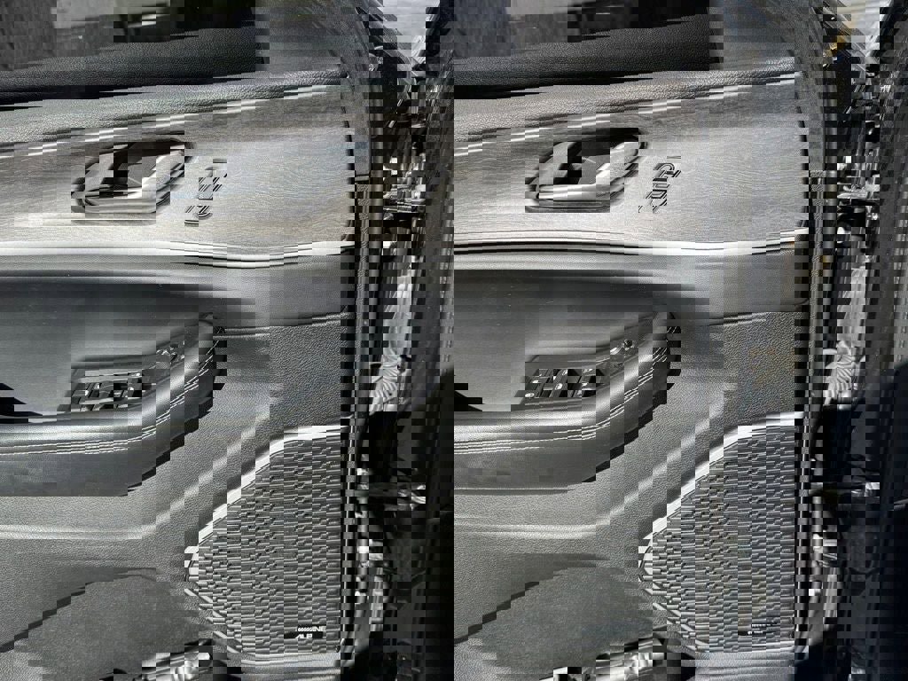 Used 2021 Jeep Grand Cherokee L Limited w/ Luxury Tech Group II image 18