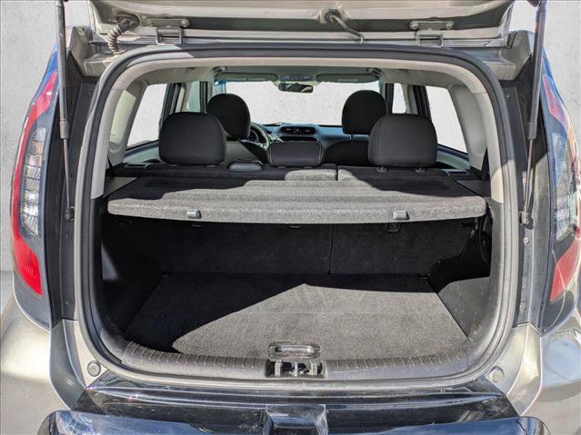 Used 2016 Kia Soul + image 6