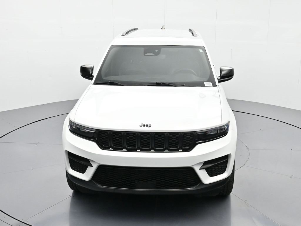 Certified 2024 Jeep Grand Cherokee Altitude image 38