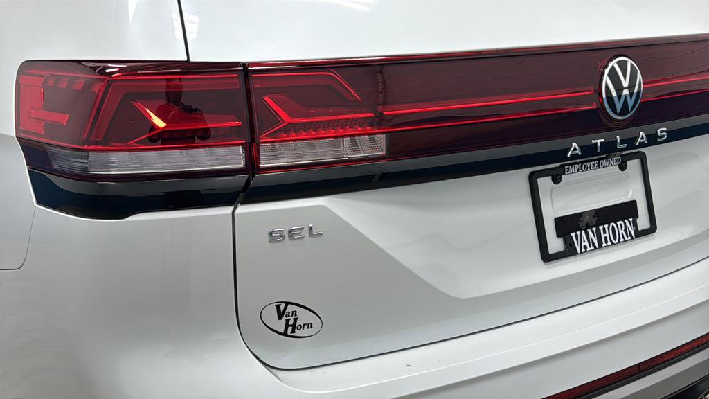 Used 2024 Volkswagen Atlas Peak Edition SEL image 40