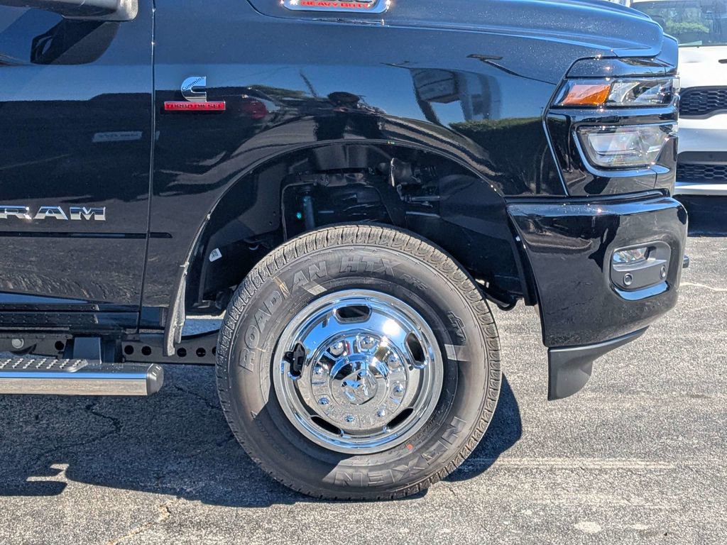 New 2026 RAM 3500 Big Horn AWD/4WD image 12