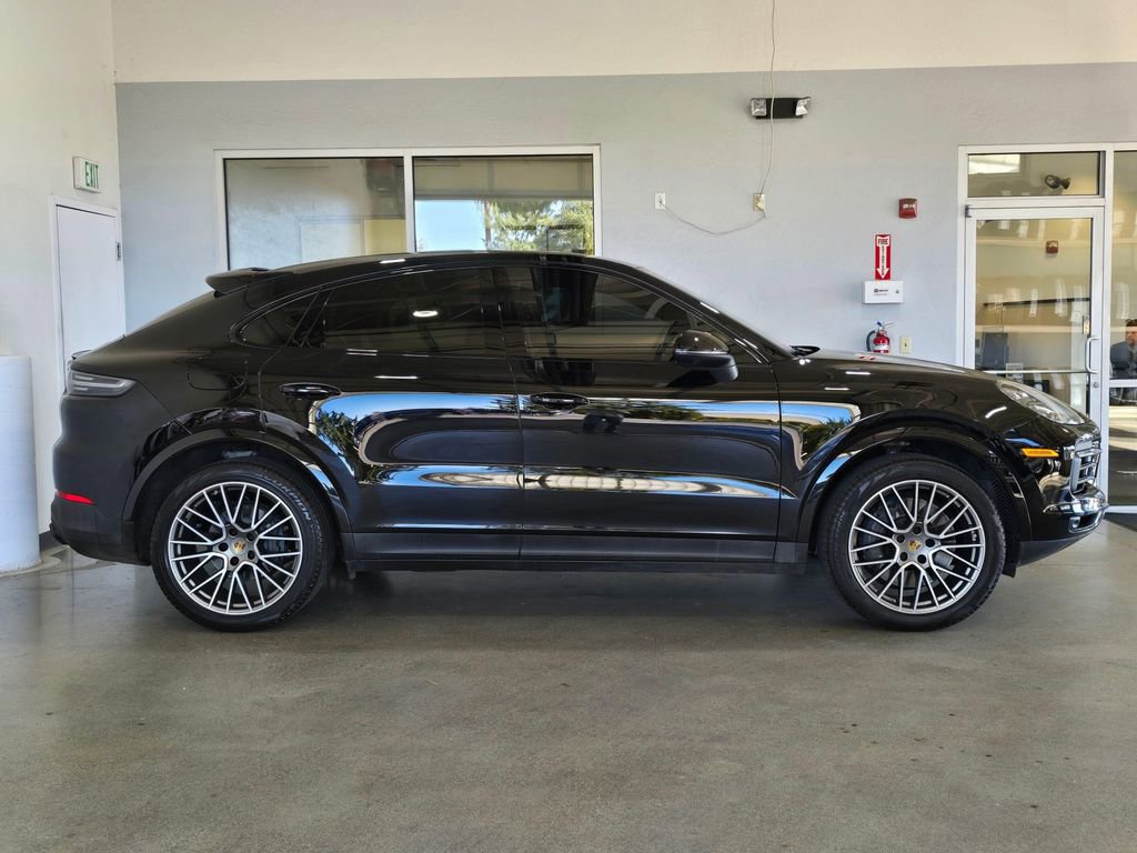 Used 2022 Porsche Cayenne S AWD/4WD image 4