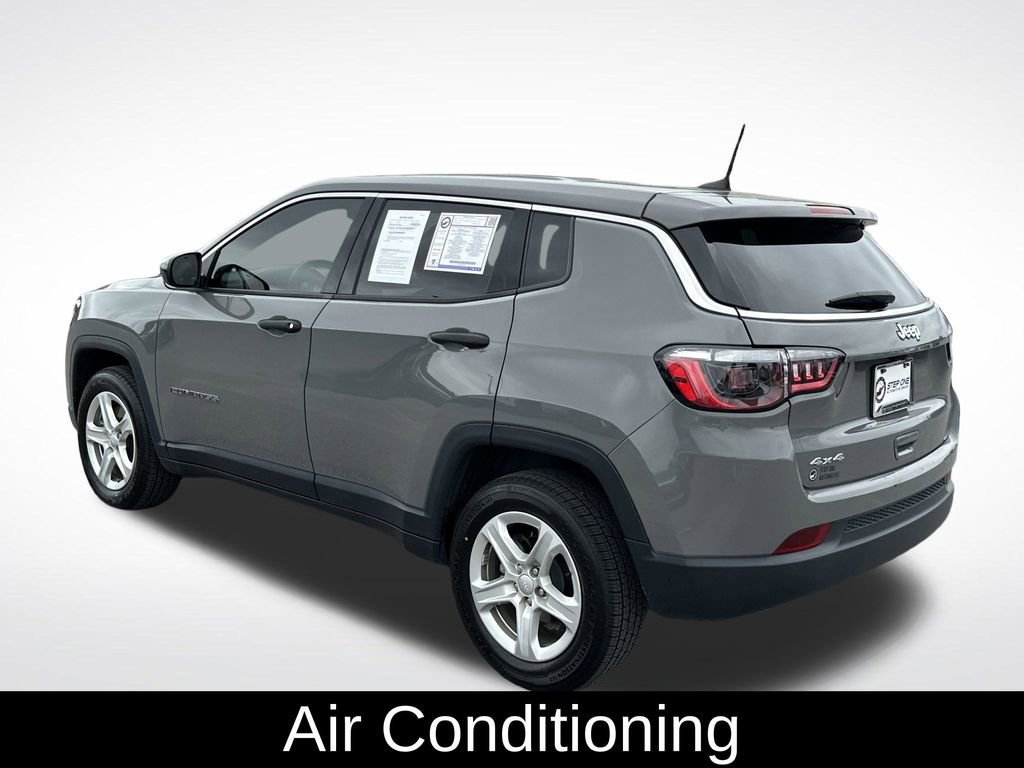 Used 2023 Jeep Compass Sport AWD/4WD image 4