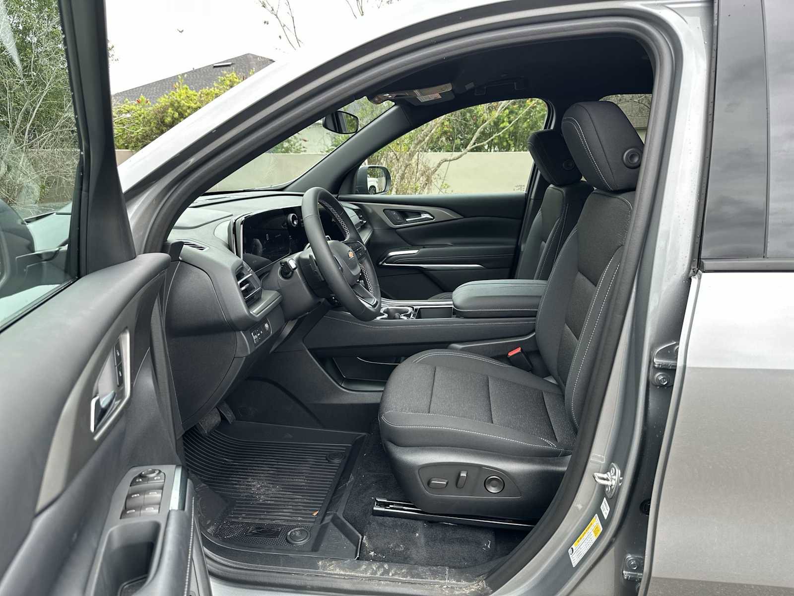 New 2026 Chevrolet Traverse LT image 3