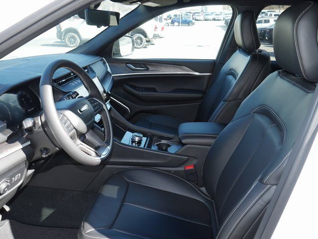 New 2026 Jeep Grand Cherokee Limited w/ Luxury Tech Group II image 2