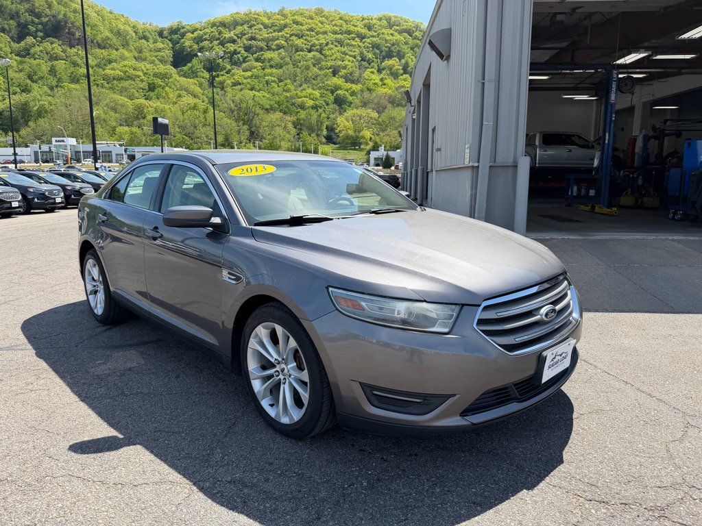 Used 2013 Ford Taurus SEL AWD/4WD image 3