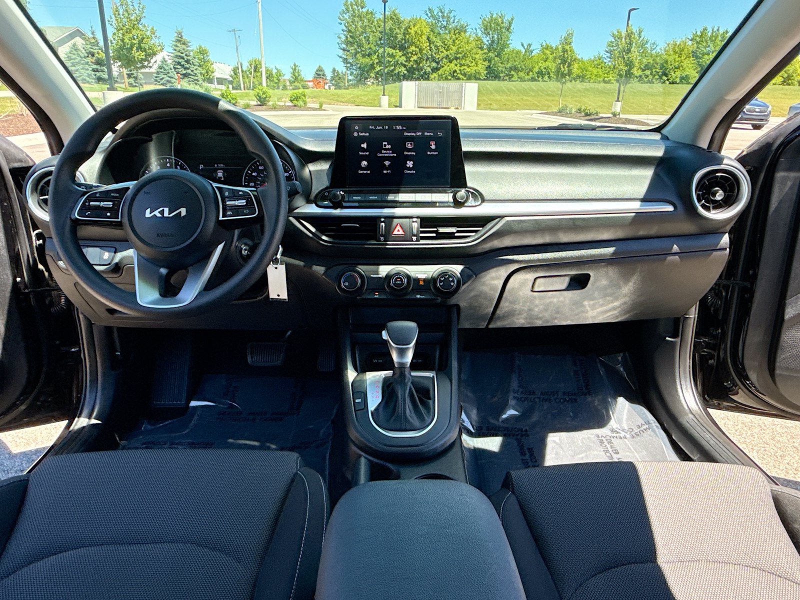 Used 2023 Kia Forte LXS w/ LXS Technology Package FWD image 3
