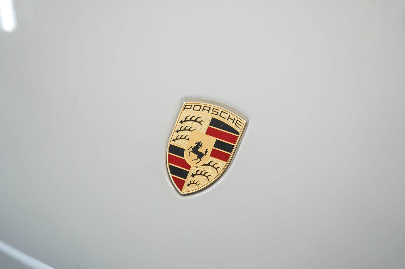 Certified 2026 Porsche Macan AWD/4WD image 17