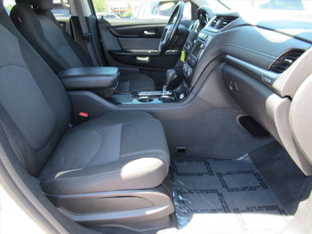 Used 2017 Chevrolet Traverse LT FWD image 10