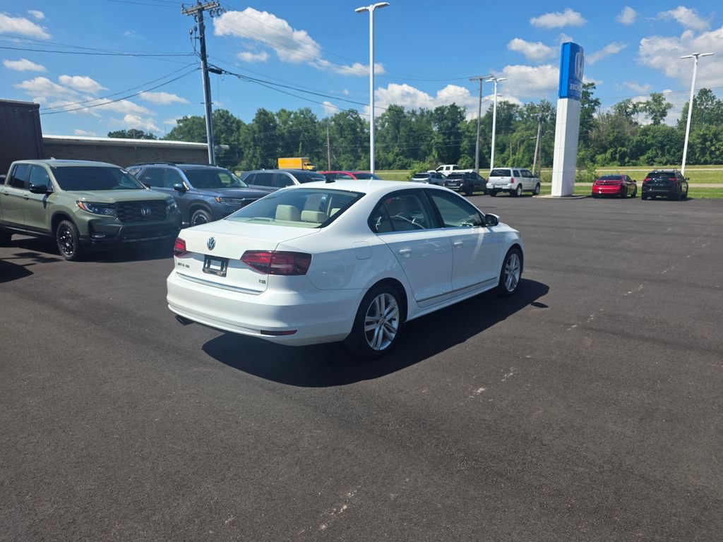 Used 2017 Volkswagen Jetta SEL FWD image 3