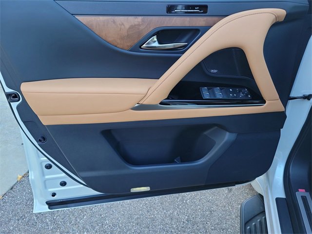 New 2025 Lexus LX 600 4WD w/ Premium Package image 18