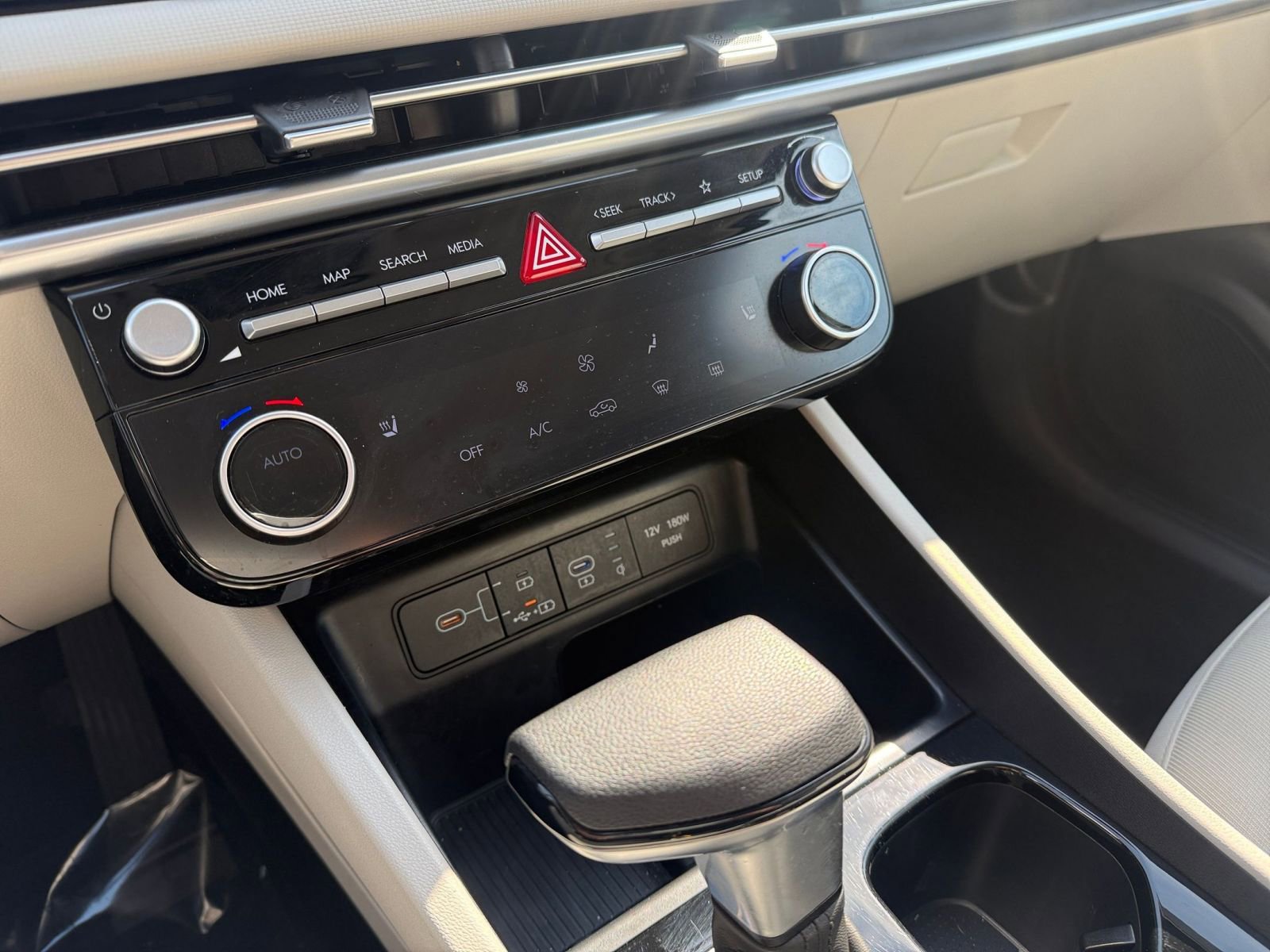 Used 2025 Hyundai Tucson SEL image 17