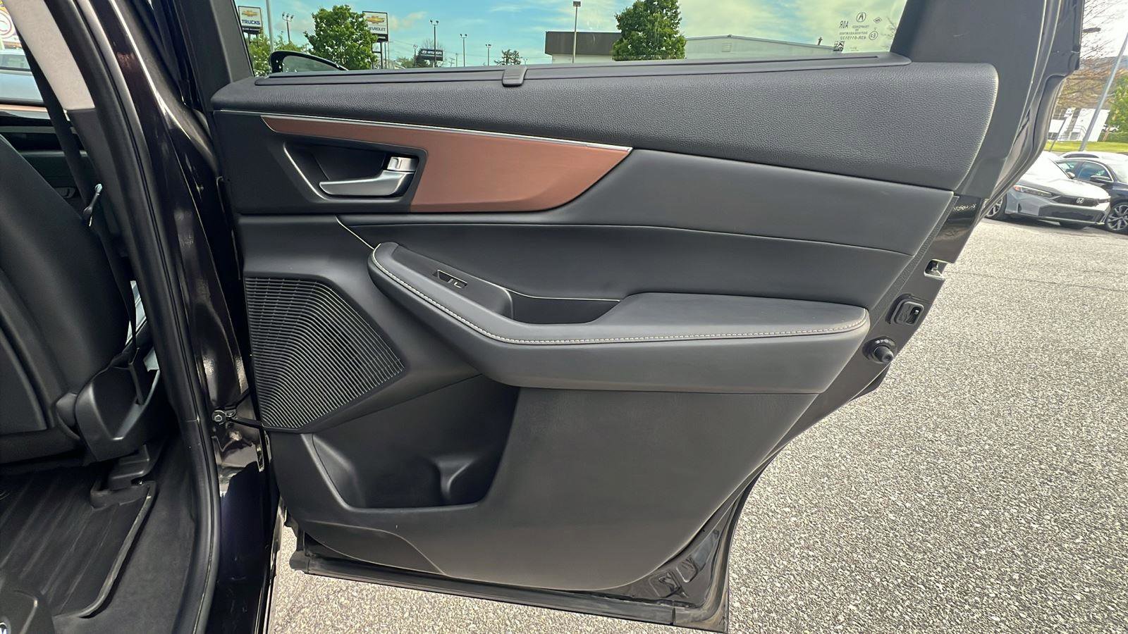 Used 2022 Acura MDX SH-AWD w/ Technology Package image 14