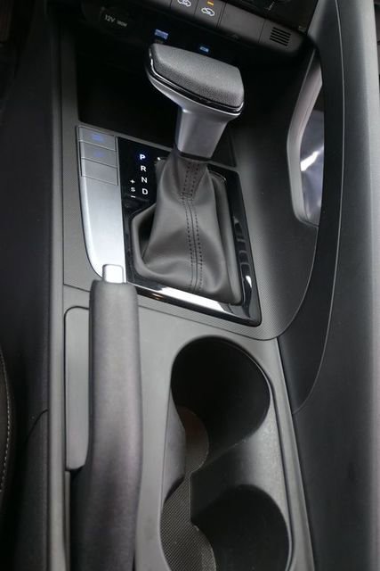 Used 2024 Hyundai Elantra SEL image 14