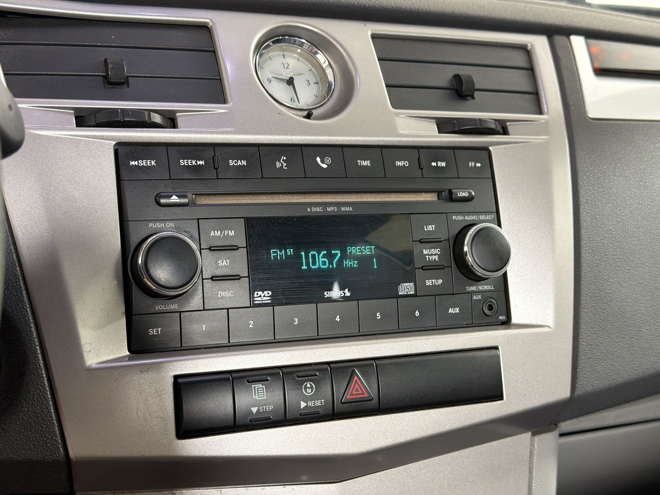Used 2008 Chrysler Sebring Limited FWD image 17
