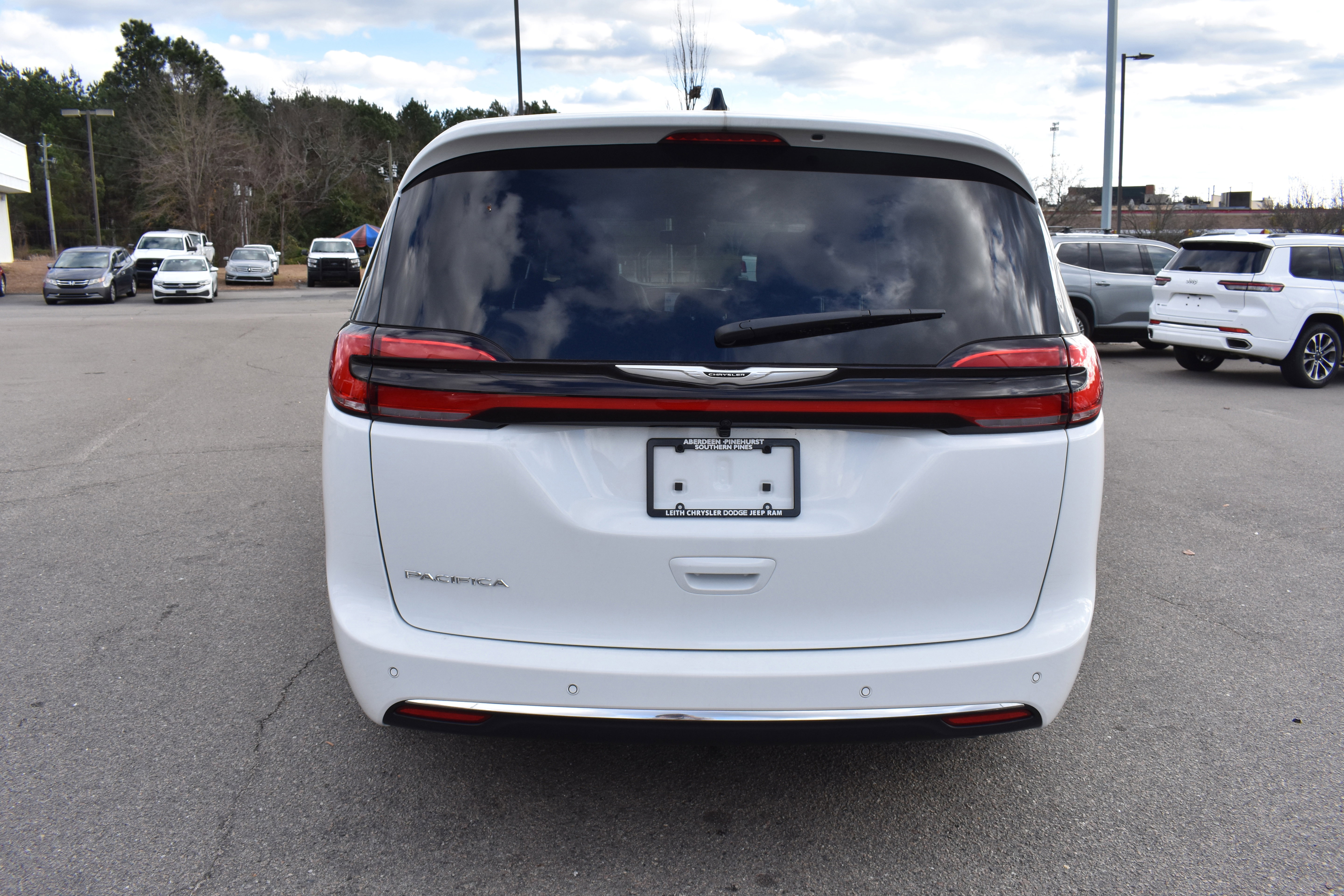 New 2026 Chrysler Pacifica Select image 8