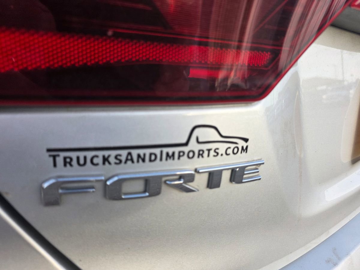 Used 2021 Kia Forte LXS image 5