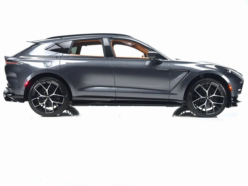 New 2026 Aston Martin DBX 707 image 25