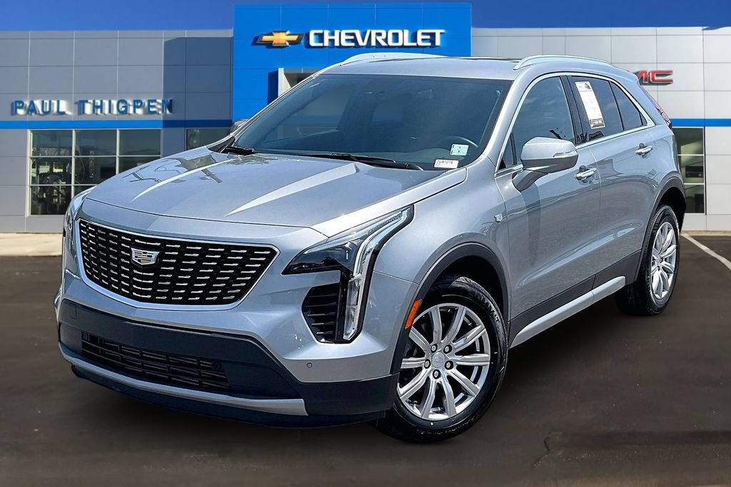 Used 2023 Cadillac XT4 Premium Luxury w/ Cold Weather Package AWD/4WD image 3